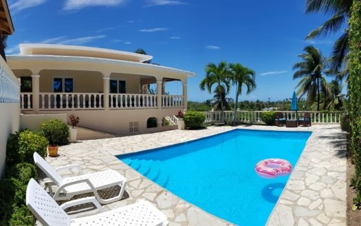 Encuentro Villa pool